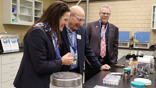 Assistant Secretary of Energy talks groundbreaking Ames Lab research