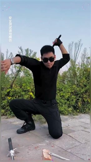 Automatic retractable three-section baton with one-button extension; solid; compact and exquisite