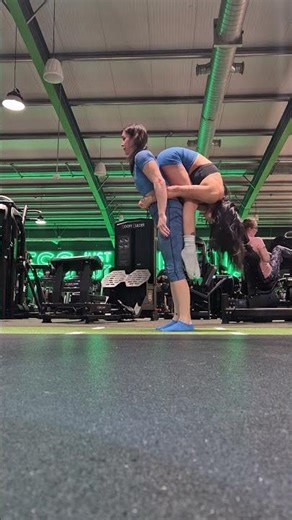 Dynamic Fitness Routine with Encouraging Coaching
