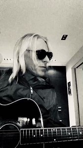 A special acoustic session of 'Village' for you all to close the weekend ✊ | Paul Weller