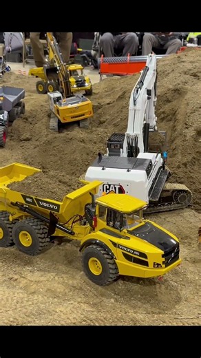 SHORT #48 CABIN FEVER 2026 | MEGA MACHINES Caterpillar 395F 1/12 Excavator Volvo A40G Truck RC Toys