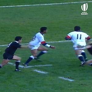 New Zealand play England in the semi final of the 1995 World Cup. Tries from distance, Number 8s kicking drop goals and Jonah Lomu scoring loads of tries! What a match it was, on this day in 1995. | Rugby World Cup