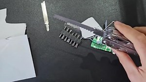 Multitool Werkzeug, Geschenke für Männer, Aufgerüstetes Multi Tool Edelstahl Faltbares mit Damastmesser, Drahtschneider und Schraubendreherset, Multifunktionszange für Outdoor und Camping