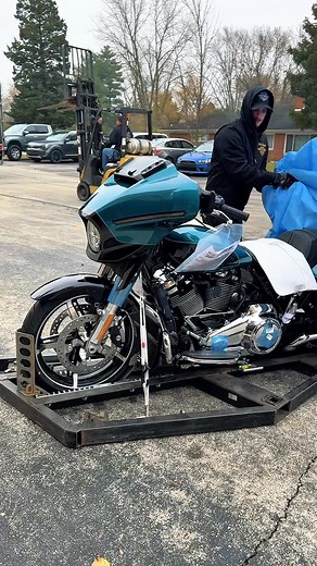 🔥 They’re HERE. Eleven 2026 carryover Harley-Davidson® models have officially arrived at Buckeye! They’ll be on the showroom floor any minute — and trust us, you’re going to want first pick. Swing by Buckeye Harley-Davidson® and check them out before everyone else. 📍 7220 N Dixie Dr, Dayton, OH • (937) 898-8084 #BuckeyeHarleyDavidson @topfans #2026HarleyDavidson #CarryoverReveal #HarleyLife #DaytonRiders | Buckeye Harley-Davidson