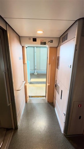 E5系のドア閉め 北海道新幹線木古内駅にて