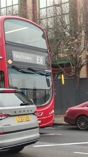 Route E8 BL64 MHK VWH2700 approaching Isleworth Station