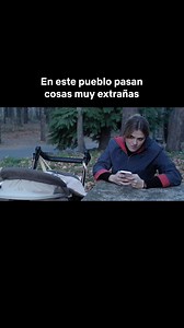 11 desapariciones, secretos que salen a la luz y un pueblo que esconde mucho más de lo que imaginás. El cuco de cristal, basada en la novela de Javier Castillo, ya está disponible en Netflix. | Netflix