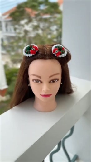 DIY fuzzy wire hair clip for Christmas 🎄 🎄🎄