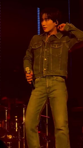 Lee Junho: Dominando o Rei da Terra com Dança