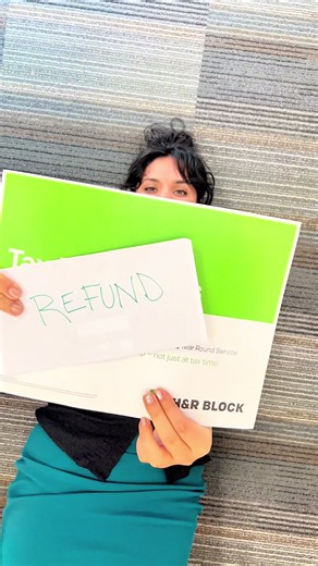 Turn receipts into refunds! H&R Block Tax Experts find an average of $2725 that others miss. #hrblockcanada #securethebag #taxseasoncanada