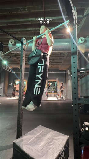 Quick Upper Body Workout Before School — Chin-Ups & Full Fit Tips