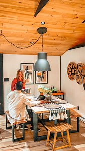 Pasamos una increíble experiencia en El Ranchito Poconos, un Airbnb único en medio de la naturaleza. Junto a mi esposa, disfrutamos de cada detalle de este hermoso lugar, perfecto para relajarse y desconectarse. 🌿🏡 Si quieres saber más, déjame un mensaje y te enviaré toda la información, ¡más un 20% de descuento en tu reserva! 🙌✨ No olvides seguir a los anfitriones @elranchitopoconos para más detalles. 📍🔥 #TinyHouse #Airbnb #poconos | Carlos Batista Reyes