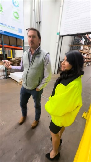 I had the wonderful opportunity to join Freshpoint Texas Region President Nick Rocha, along with Marti, Taylor, and their leadership team, for a tour of Freshpoint’s facility in #HD115. We discussed their operations, public policy initiatives, and the ways they support our local farmers, schools, and community especially now with the increased need. #txlege - Tuve la maravillosa oportunidad de reunirme con Nick Rocha, presidente regional de Freshpoint Texas, junto con Marti, Taylor y su equipo d