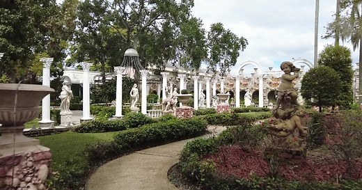 Kapok Tree Inn: Clearwater's Palace of Grandeur