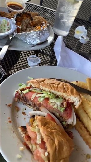 Hound dog lunch in Nashville #elvispresley #nashville #lunch #shorts #friedchicken #cheeseburger