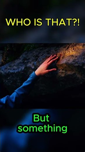 DON'T LOOK BEHIND YOU! 🔦💀