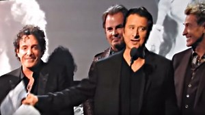 NEAL SCHON 'Really Loved' Seeing STEVE PERRY At JOURNEY's ROCK HALL Induction