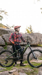 Here it is! The new Fluid VLT, a lightweight e-MTB from Norco! Norco are experienced players in the e-bike world, but this is their first crack at a lightweight e-MTB. Adding to our anticipation is that it’s one of the first bikes to be announced with the new Bosch Performance Line SX motor. This motor is slotted into a frame equipped with MX wheels, a 150mm travel fork and 140mm of rear travel. The exception in the cohort is the top-of-the-range C1 130 model, which shrinks travel down to the sa