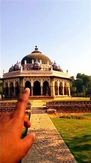 Isha Khan Makbara Looks Like Hatim TV Serial Palace