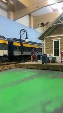 Atlas HO Chessie System U30C and GP40 Stopping at the Station
