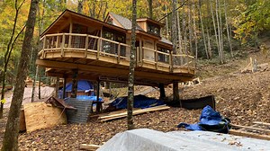 The famous 'Treehouse Master' is building some fascinating rentals at a Gatlinburg resort