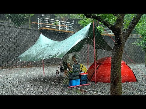 I couldn't sleep Because of the Heavy rain│ Tarps are torn, and hardship│Camping in the Heavy Rain