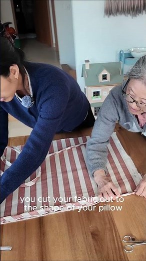 How to upcycle an old pillow