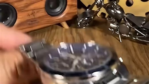 卡西欧G7900手表男士款，多功能计时、闹钟、防水等实用功能齐全，简约设计百搭日常穿搭，户外运动或通勤佩戴都轻松应对，精准可靠。