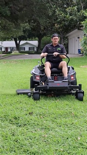 Toro TimeCutter Max cutting through thick, juicy grass!