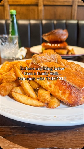 Family walk pub combo you need to save 👣🍴 If you’re after a pram-friendly walk with views and a proper pub tea at the end, this one’s a winner. 📍 Dovestone Reservoir | OL3 7NE 🚗 Around 35 minutes from Manchester 👶 Pram friendly route, perfect for little legs 🅿️ Parking £1 for up to 2 hours The walk around Dovestone is ideal for an easy family day out, with stunning Saddleworth views and plenty of space for kids to roam. We finished off at @farrarsarms just down the road, and honestly… the 