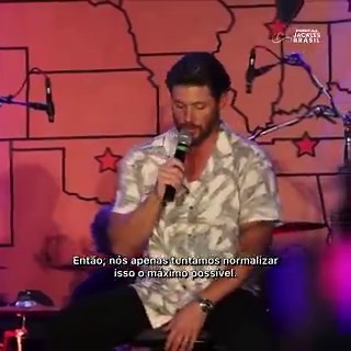 MUITO FAMÍLIA! Jensen Ackles conta que nunca passa mais de duas semanas sem voltar pra casa pra abraçar a família. 🥹