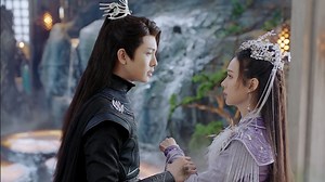 😨On Cinderella's wedding day, the devil came to steal the bride! 😨灰姑娘大婚当天，魔君竟前来抢婚！ Drama Name:Song of the Moon #月歌行 #徐璐 #张彬彬 #XuLu #ZhangBinBin #cdrama #drama #love #玄幻 #kiss | 怦怦甜剧营