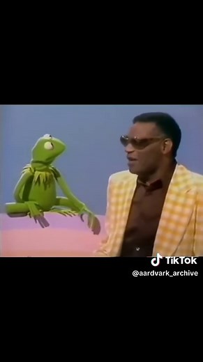 Ray Charles & Kermit the Frog - It’s Not Easy Being Green (Live) #îmthelawnmower