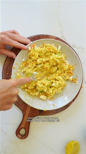 What a Dietitian Eats for a Balanced Breakfast 🥚 🍞