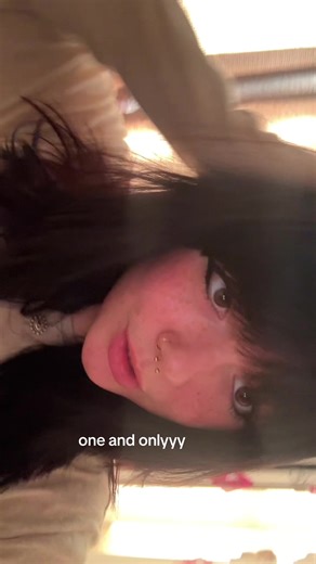 Hi Hi Hi im daisy #fyp #2hollis #foryou #daisy #meow