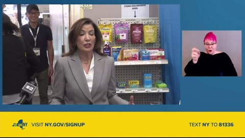 Hochul receives covid vaccine