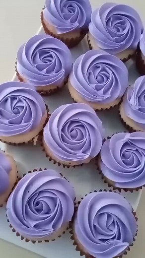 How to Make Stable Boiled Icing for Cakes