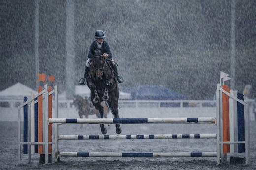 2025 was a year of change, growth, and learning to trust the process. It was my first full showjumping season after stepping away from dressage, and it came with plenty of ups and downs — moments of doubt, moments of pride, and everything in between. Along the way we welcomed three new horses into the team, placed at state showjumping on Rodge after leading and finishing second on countback, and made it all the way to Nationals with Talis. I also achieved a huge personal milestone with the arriv