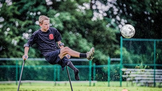 Inspiring teen triumphs over cancer to chase soccer dreams