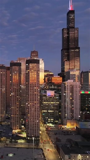 Explore Chicago with DS Luxury Tours in a Lamborghini Urus