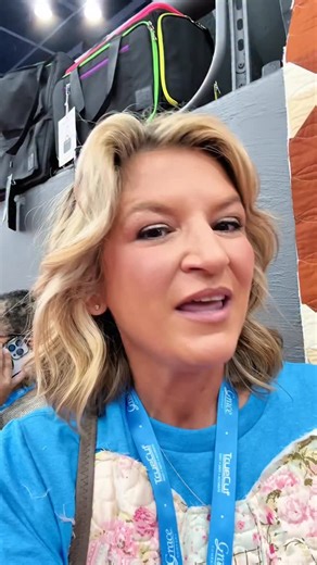 Houston International Quilt Festival #sewing #beginnersewing #tamijones #diy #crafty #nanaann | Tami Jones • Hometown Quilt Company, LLC