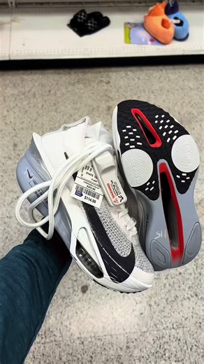 🚨 SUPER SHOE WAVE ALERT 🚨 🔥The Nike Alphafly 3 is hitting Ross Dress For Less for $114.99 👟🔥 We’re seeing a nationwide Alphafly 3 wave at Ross and Burlington, with multiple pairs per week popping up. I’ve found several myself, and Discount Run Club members across the country are scoring them too. Proof that elite marathon racing shoes, ZoomX foam, and carbon plate tech are landing at discount stores. Follow to stay ahead of the next wave 🏃‍♂️💨 . . . 🏃‍♂️🔥 SHARE this and SHOCK your frien