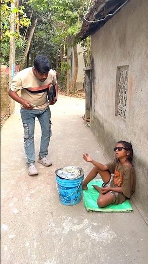 Greedy man got the lesson of the day.” 😆#GreedyMan#InstantKarma#FunnyVideo#ComedyVideo#FunnyMoments