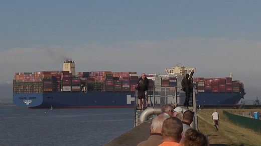 World's largest ship container HMM Algeciras arrives in UK