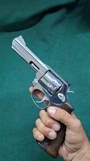 Revólver 22 Magnum TAURUS RT 941