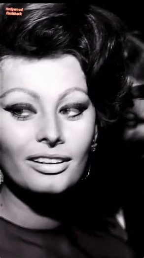 She Changed Oscar History Forever… And Her Secret Was Spaghetti? | Sophia Loren #hollywoodflashback