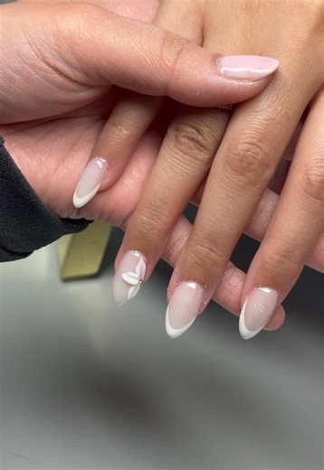 A successful 5 client nail day 🫶🏻🤍 - Always accepting new clients!✨ Located in Johnston, RI 📍 Appointments available