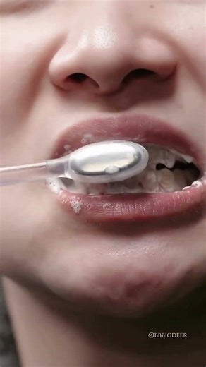 The world's first oscillation & vibration electric toothbrush- Laifen Wave Pro