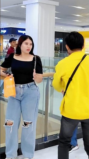 PRANK JAHILIN CEWE GEMOY BIKIN NGAKAK #memelucuuhuhuh #prank #shorts #viral