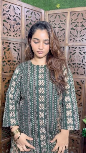 Elegant & messy 💙 follow for such more looks ✨